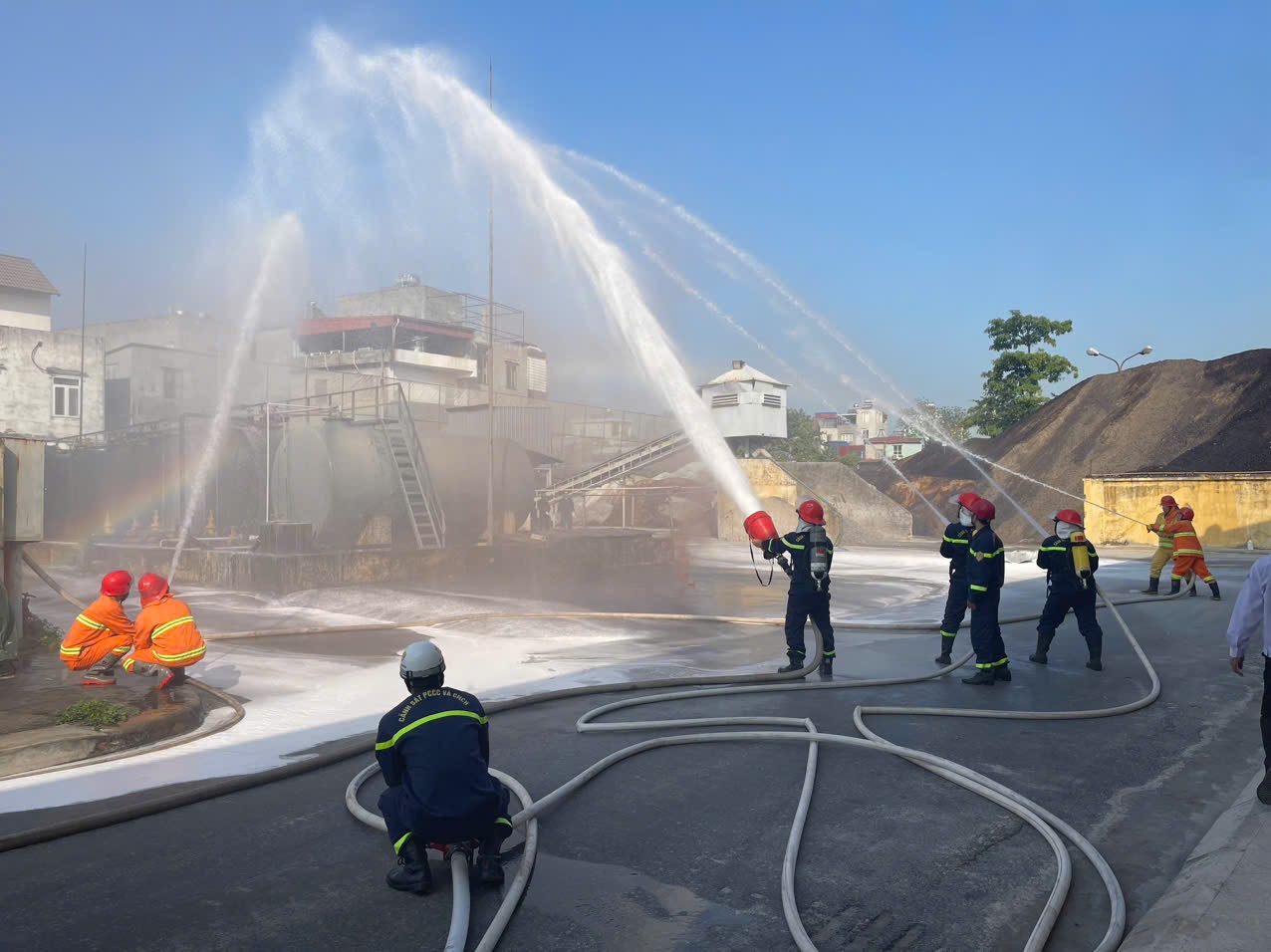 Thực tập phương án chữa cháy, cứu nạn, cứu hộ Công ty TNHH Thủy tinh San Miguel Yamamura Hải Phòng